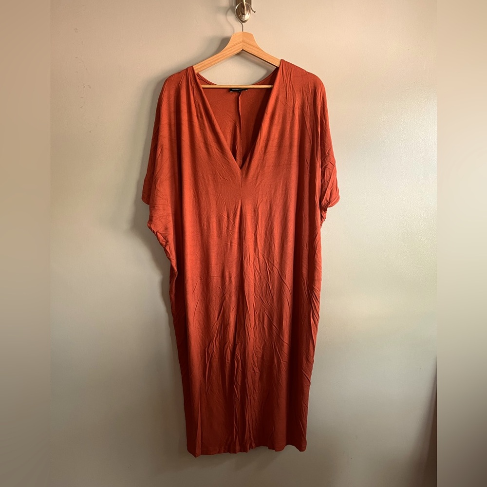 Large Universal Standard Dress Teresa Liquid Jersey V Neck